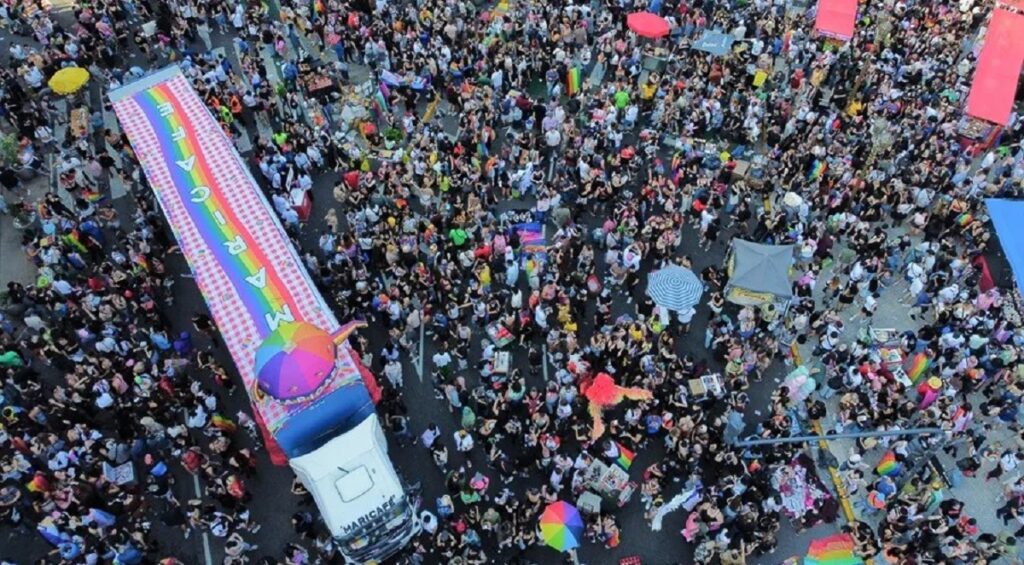 Foto:Masiva movilización en defensa de los derechos LGBTIQ+ en Argentina / Cortesía