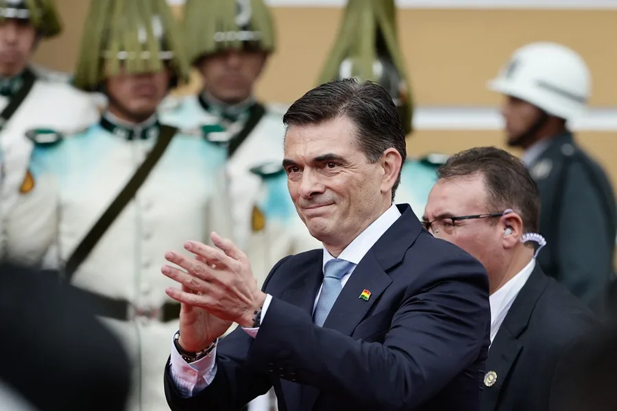 ame6902 bolivia investidura