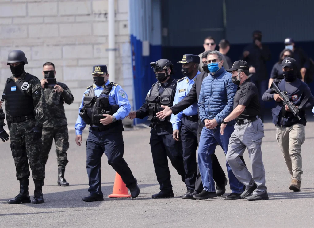 Intromisión en Honduras: Trump indultará a expresidente condenado por narcotráfico