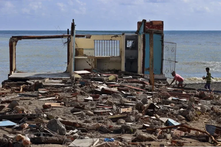 casa destruida cuba