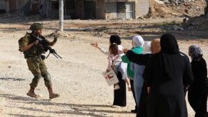 Violenta redada sionista en Cisjordania deja un palestino muerto y varios heridos