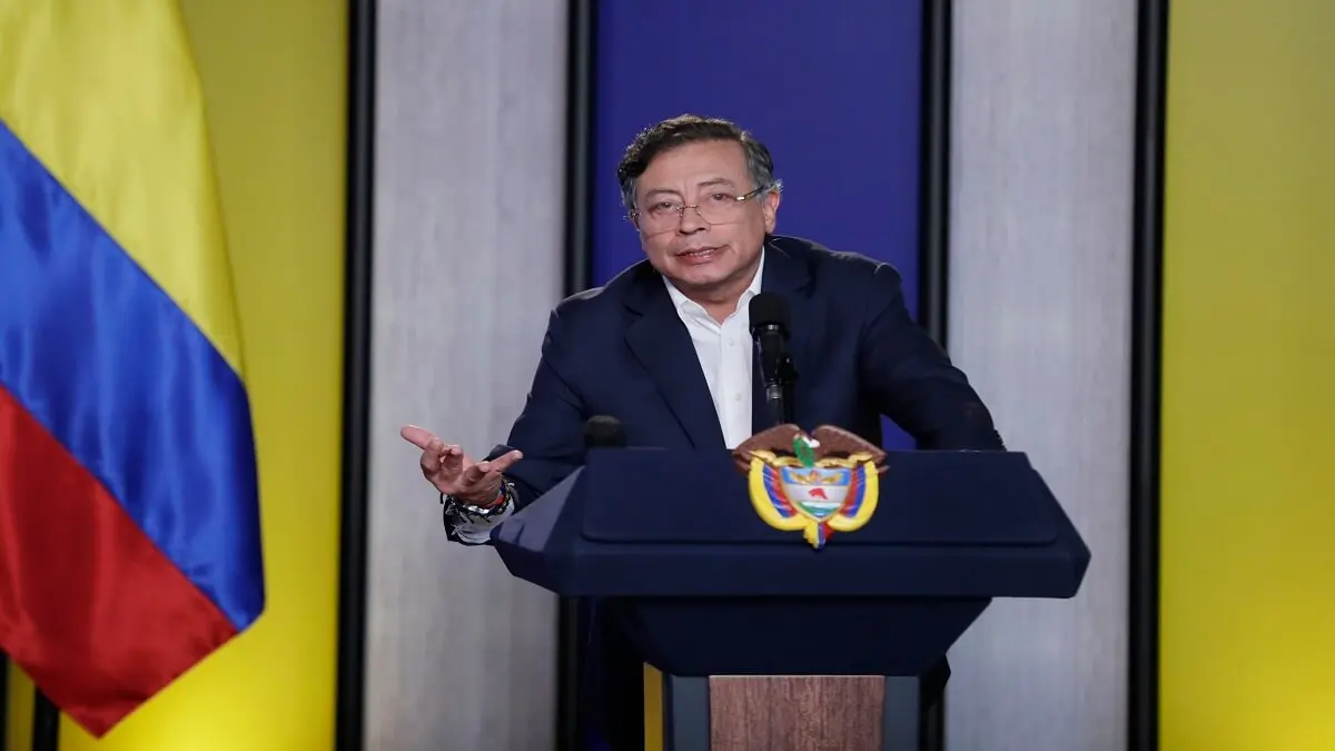 colombia petro 10.jpg