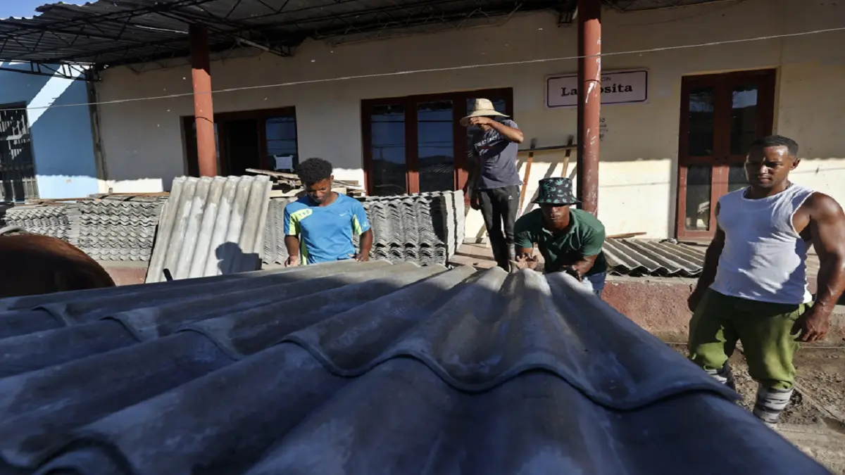 cuba techos huracan foto efe.jpg