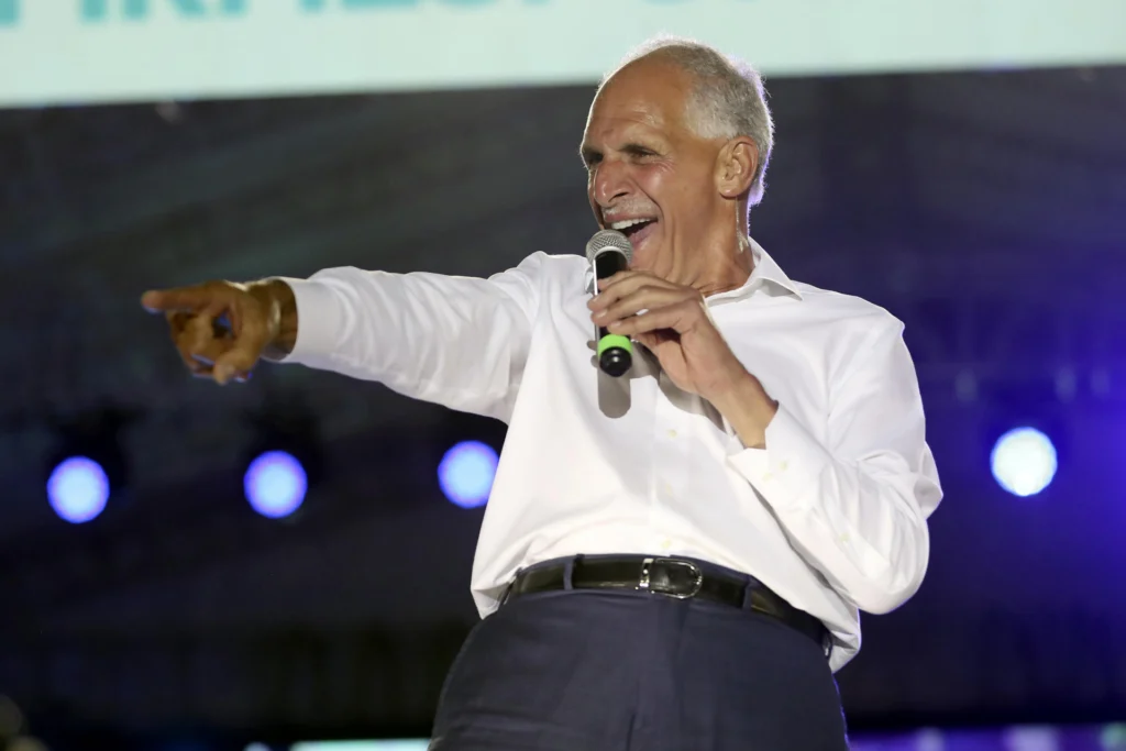 Honduras: Derecha y Trump preparan "golpe electoral" contra fuerzas progresistas 2 fa1e8e58b413cdc58319089f844d213e9d5f8c56w