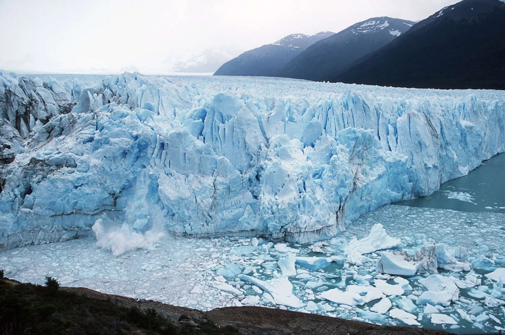 La motosierra contra los glaciares: Milei prioriza minería ilegal sobre reservas esenciales de agua