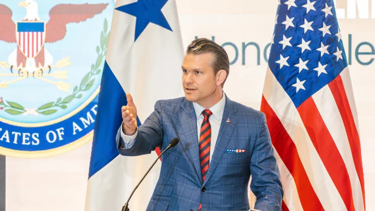 hegseth bandera eeuu