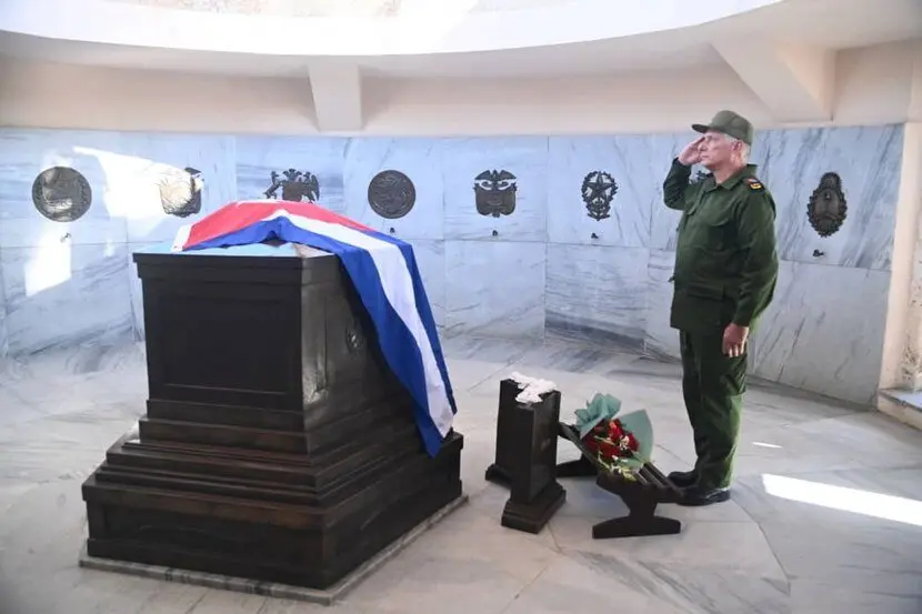 Díaz-Canel rinde homenaje a Fidel Castro y honra las raíces históricas de la nación 3 image 4 5.jpg