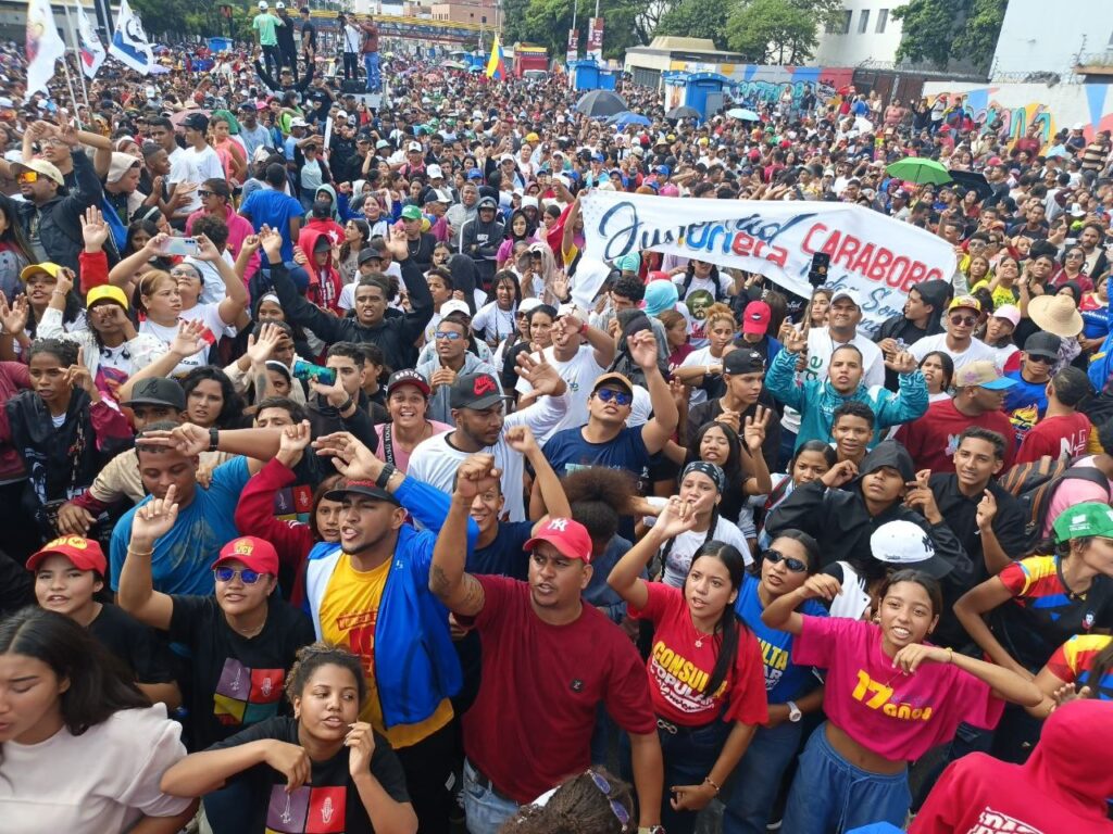 Pueblo venezolano en la calle