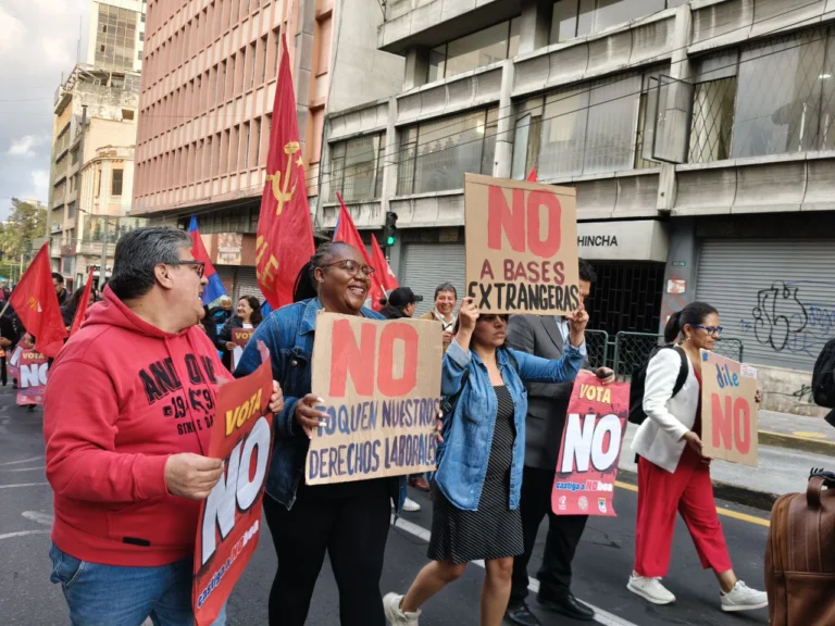 photo 4947688259710552862 y