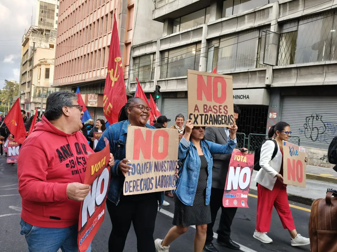 photo 4947688259710552862 y.jpg