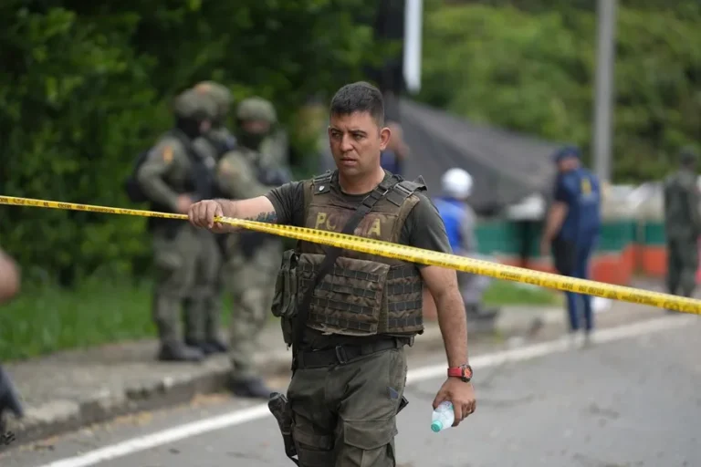 policia colombia atentados