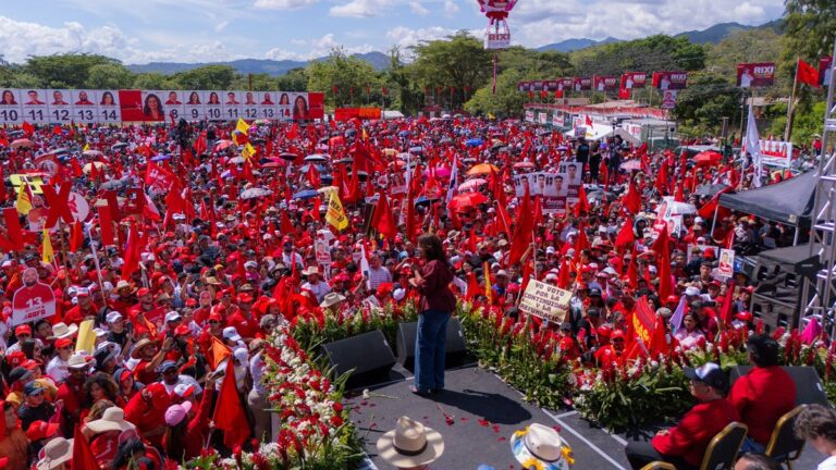 rixi moncada mitin olancho foto fb rixi moncada