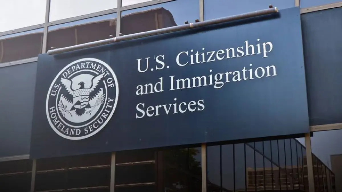 uscis.jpg