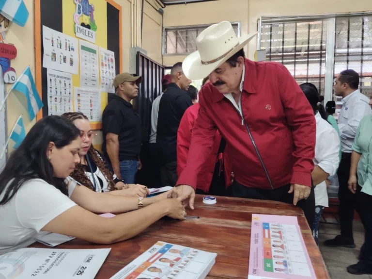 zelaya foto redes sociales