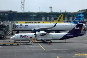 Avión civil y aeronave militar de EE.UU. casi colisionan cerca del espacio aéreo de Venezuela