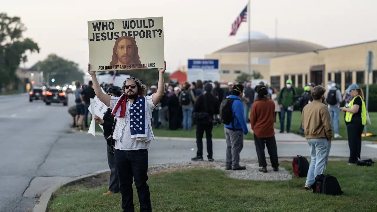 chicago broadview protest ice.jpeg