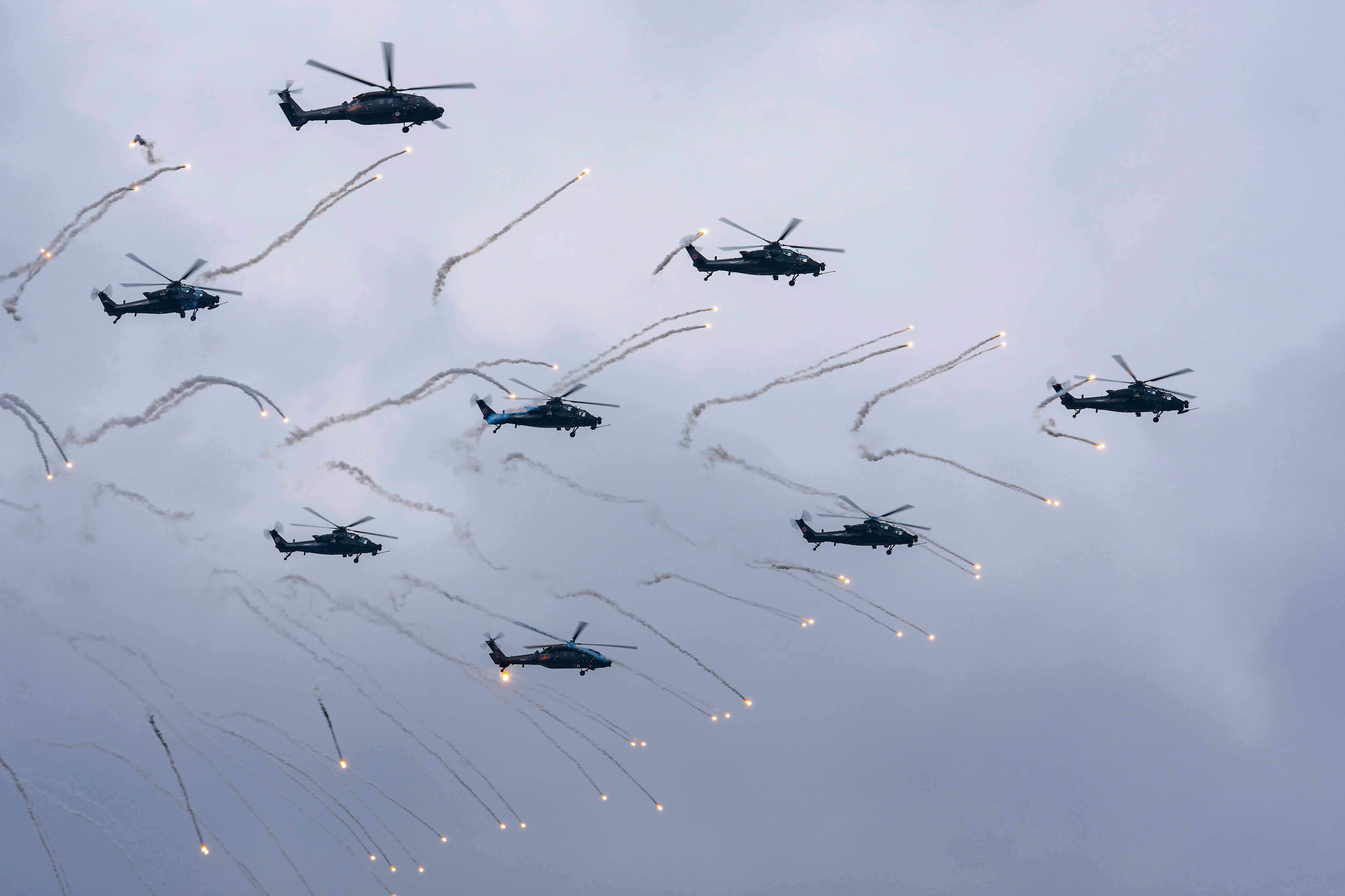 china tianjin helicopterexposition fengleiaerobaticteamcnxxjpbee000362 20251016 pepfn0a001.jpg