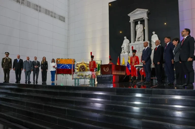 Venezuela honra el legado de Simón Bolívar a 195 años de su fallecimiento