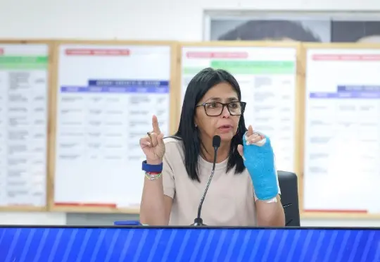 delcy rodriguez autogobierno comunal.jpg