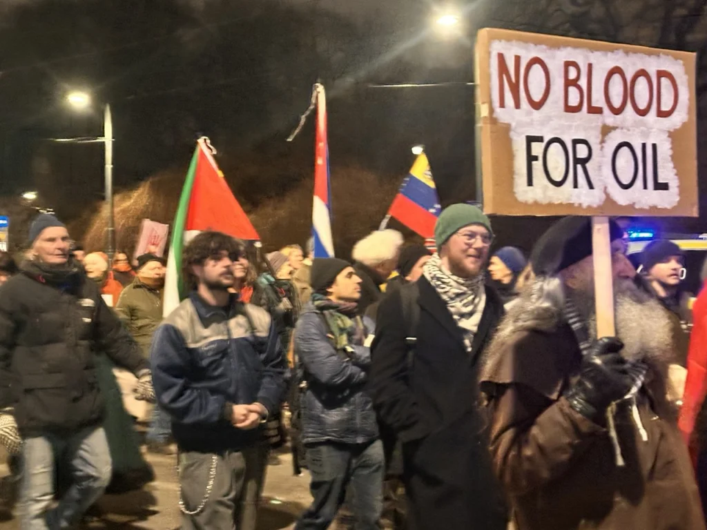 Noruega: masivas manifestaciones contra entrega del Nobel de la Paz a María Corina Machado 13 fotos marcha 12