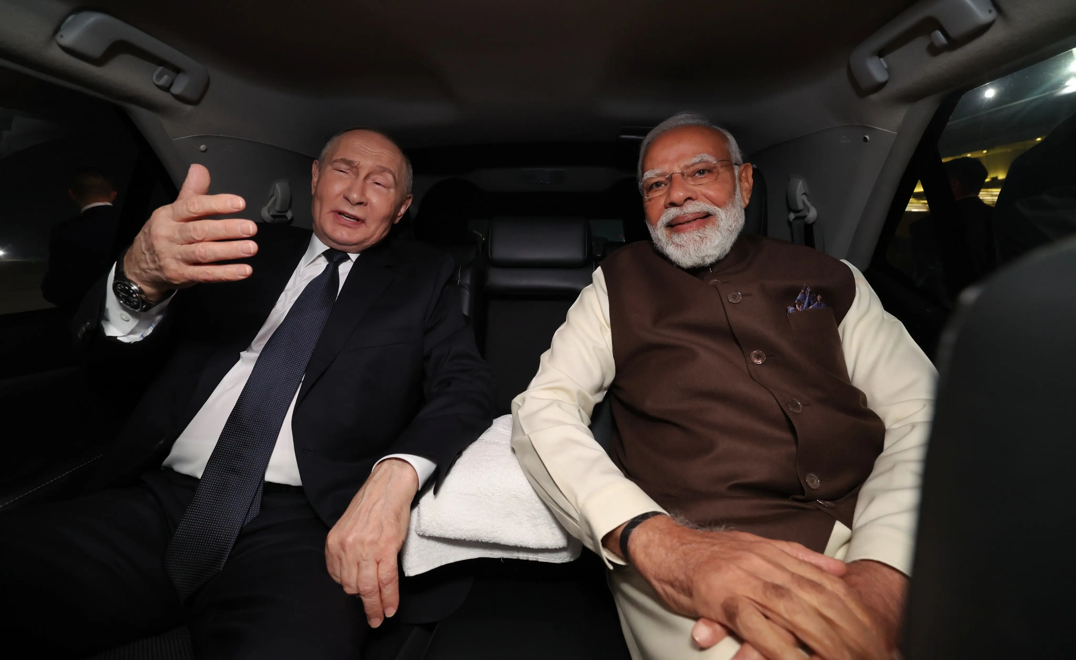 g7vpoolaqaamac1.jpg