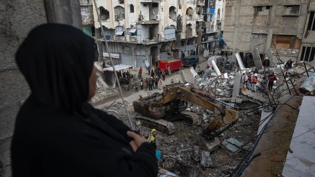 Búsqueda de cuerpos en Gaza, Palestina.
