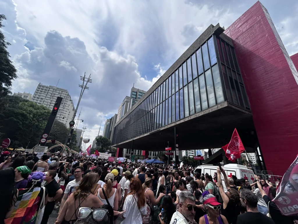 Mujeres brasileñas se movilizan contra la violencia en todo el país: "dejen de matarnos"