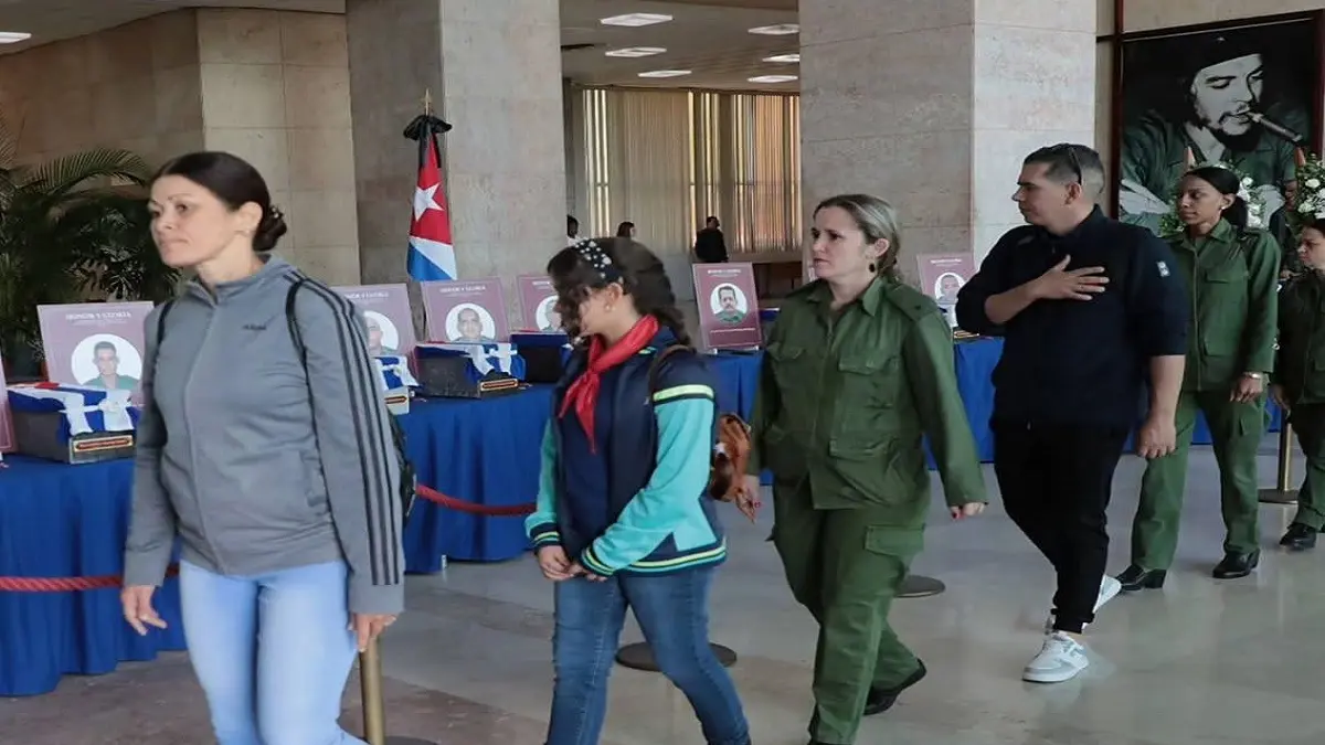 cuba homenaje combatientes caidos.jpg