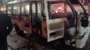 iran bus incendiado irna 6en26