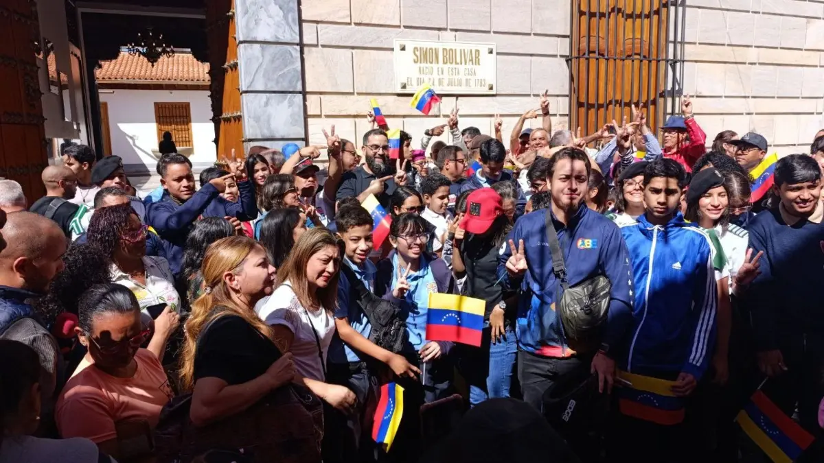 jovenes historia insurgente libera maduro caracas ene2026.jpg