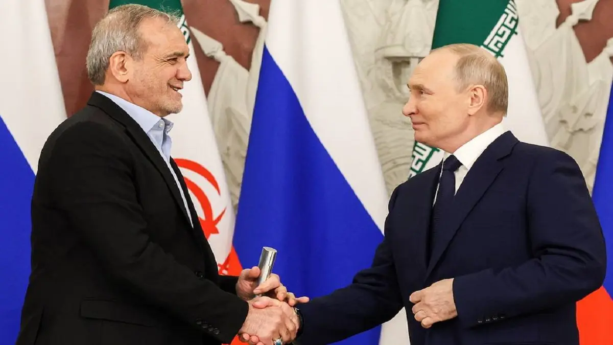 putin y pezeshkian foto tass.jpg