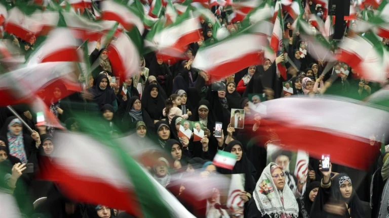 Manifestantes en Irán se movilizan contra sabotajes y rechazan injerencia estadounidense 1 whatsapp image 2026 01 02 at 3 44 58 pm