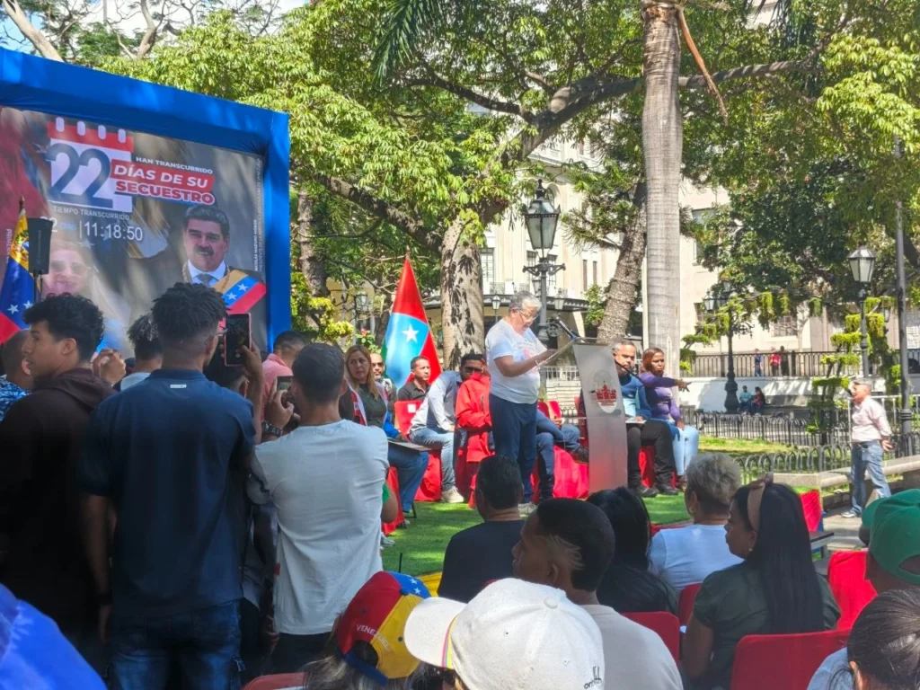 La firmeza inquebrantable de los venezolanos, permite que desde la unión sigan avanzando para el porvenir del país a pesar de las coyunturas desfavorables provocadas por injerencias de quiénes creen ser los dueños del mundo. Foto: teleSUR.