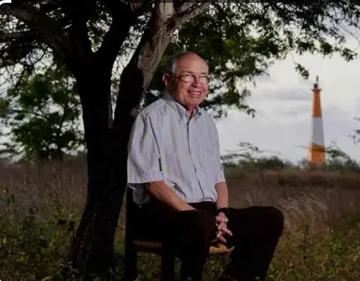 2 guillermo de leon.jpg