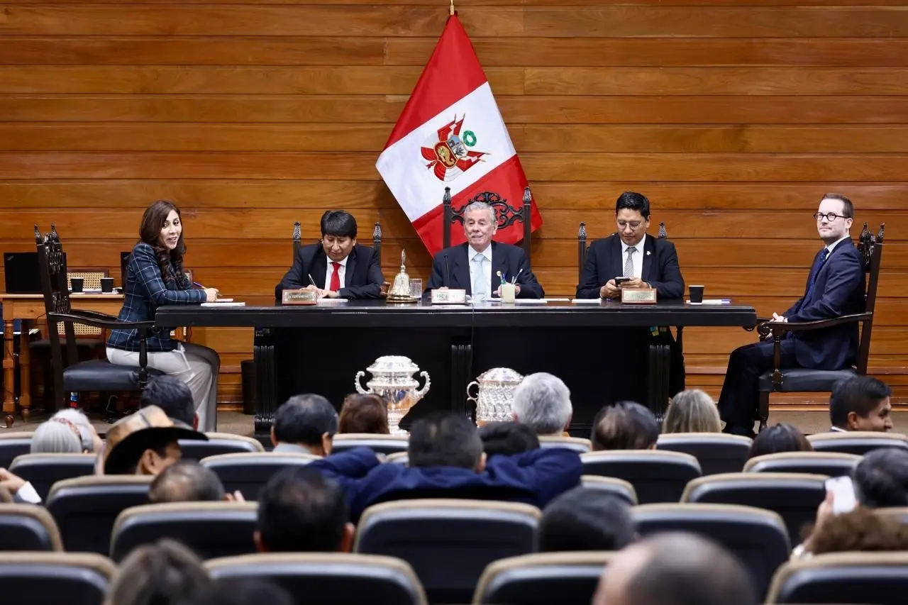 congreso peru 1.jpg