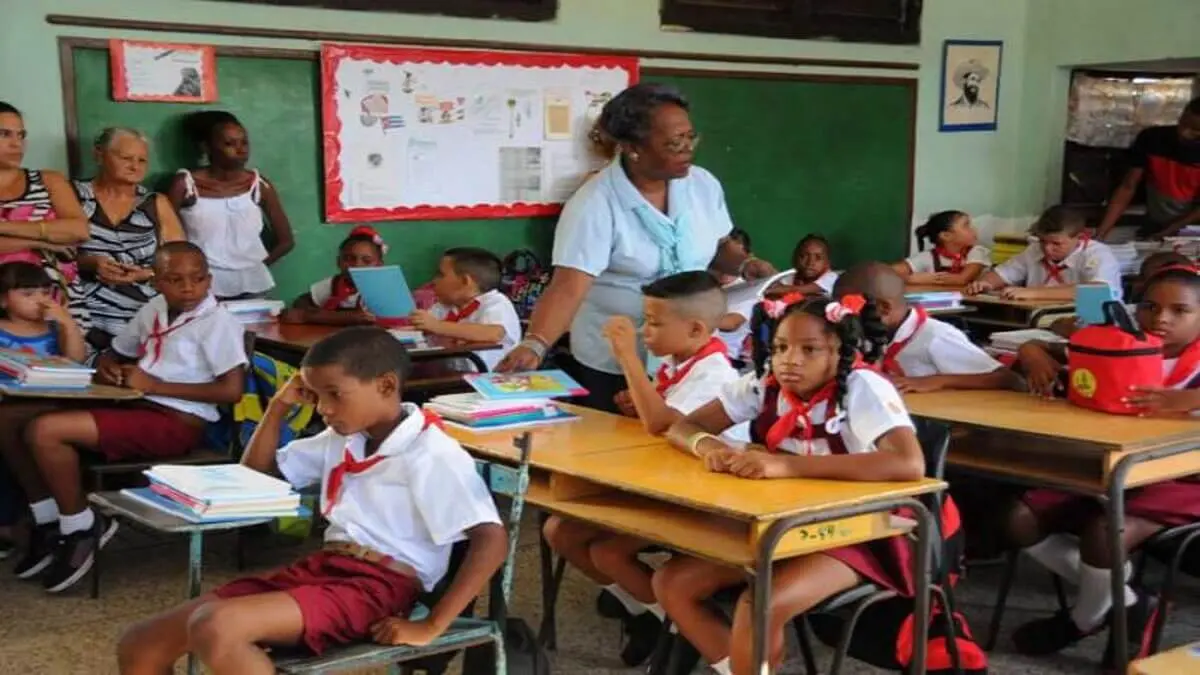 cuba escuela.jpg