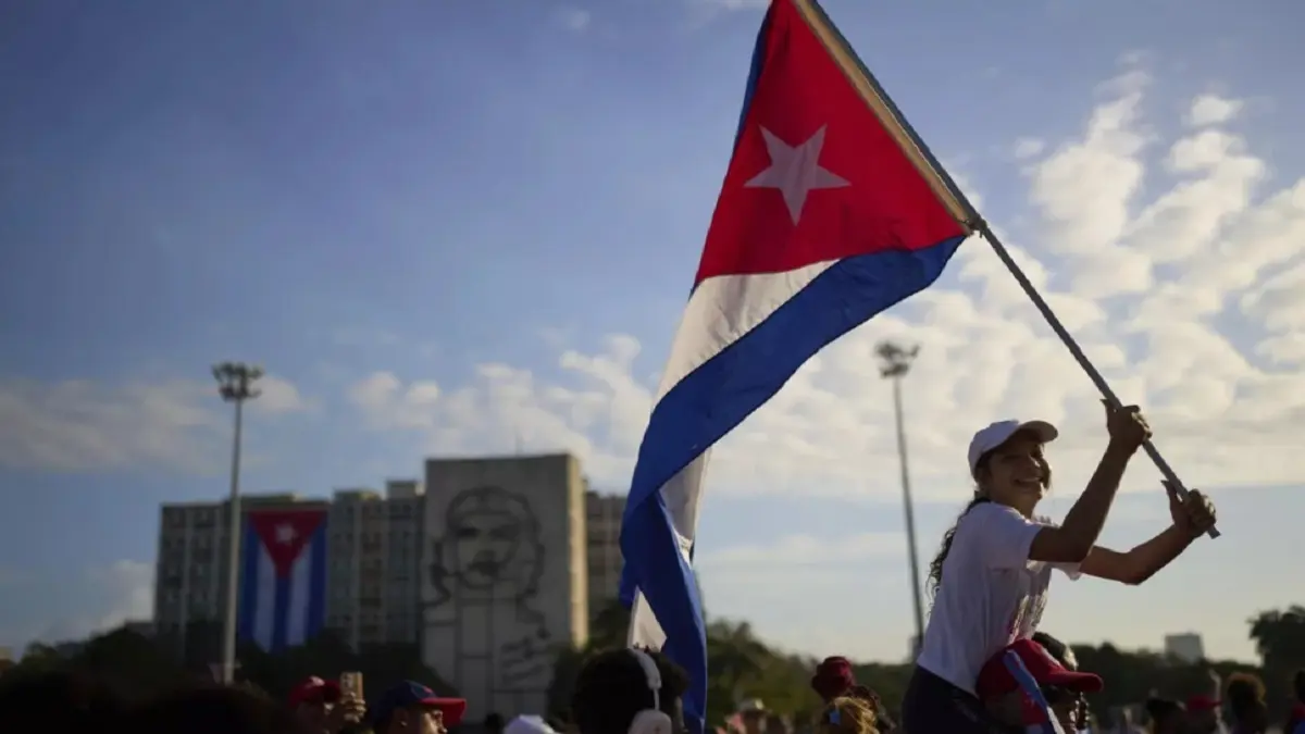 cuba jovenes patriotismo foto correo del orinoco.jpg