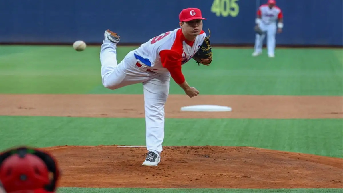 cuba serie de las americas lanzador randy cueto.jpg