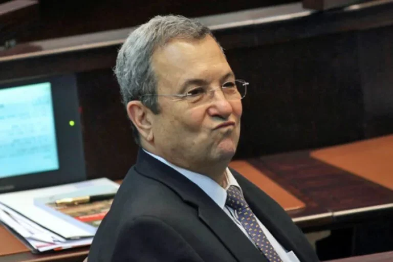 Investigación revela relaciones estrechas entre Israel, Jeffrey Epstein y el expremier Ehud Barak 1 image 2 7