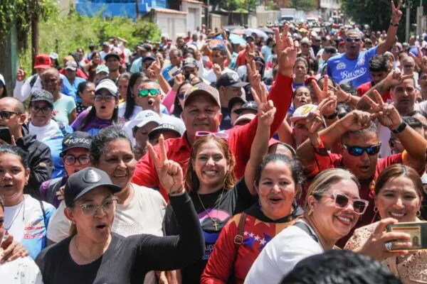 photo 4972536024202415009 y 600x400 1.jpg