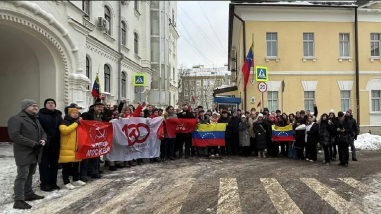 rusia acto solidaridad venezuela nicolas maduro foto embajada venezuela