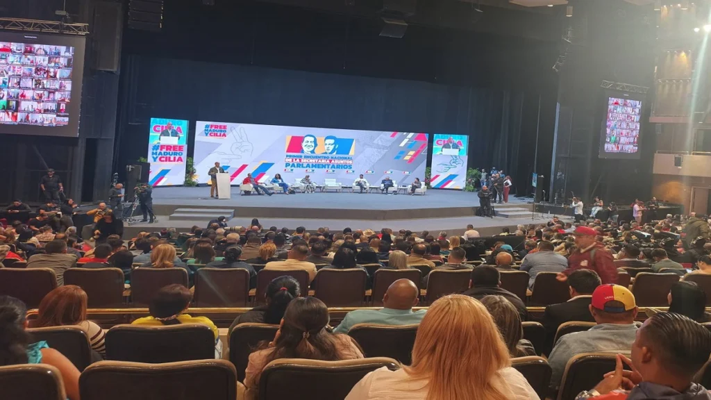Jorge Rodríguez: la estabilidad de Venezuela es un logro del pueblo 2 venezuela encuentro secretarias parlamentarias psuv foto fb jesus palencia