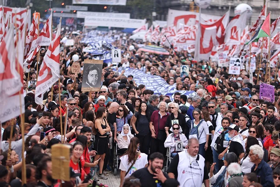 ame2215 argentina memoria