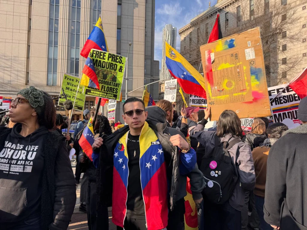 Protesters in New York demand the release of President Maduro and First Lady Cilia Flores from US imprisonment. Photo: Telesur.