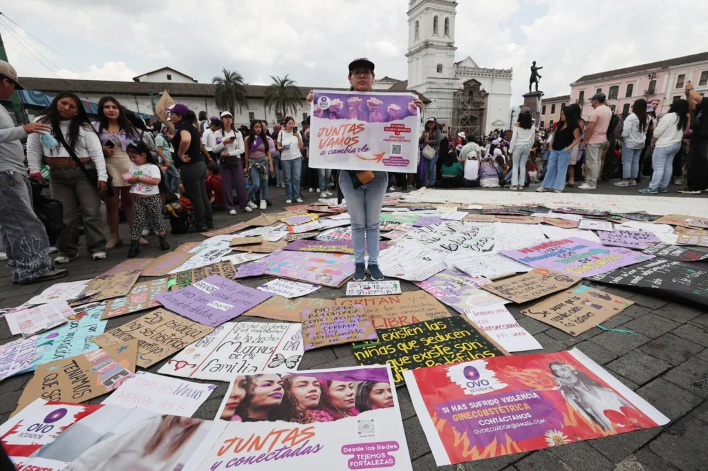 Grito de justicia: Las mujeres toman el mundo este 8 de marzo 4 image 4 24
