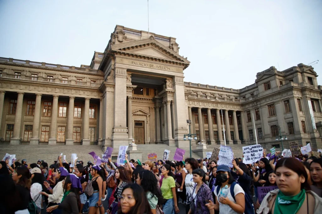 Grito de justicia: Las mujeres toman el mundo este 8 de marzo 11 image 4 30
