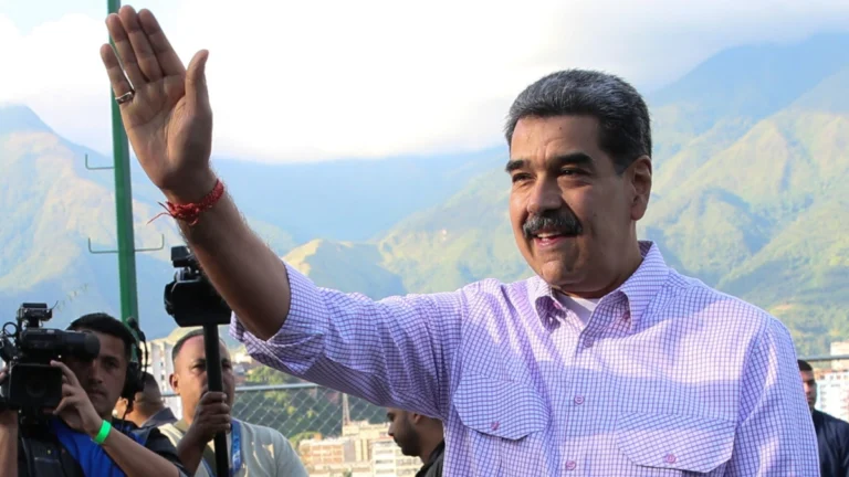 maduro saluda prensa
