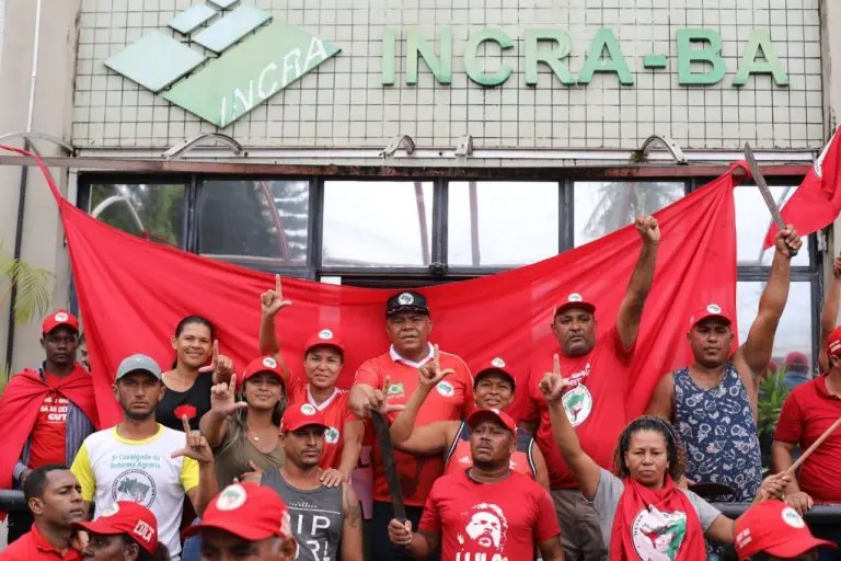 mst ocupa incra por reforma agraria em salvador ba foto jonas souza santos1 768x512 1.jpeg