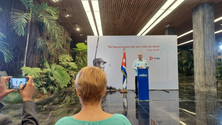 photo 5017138808599809038 y