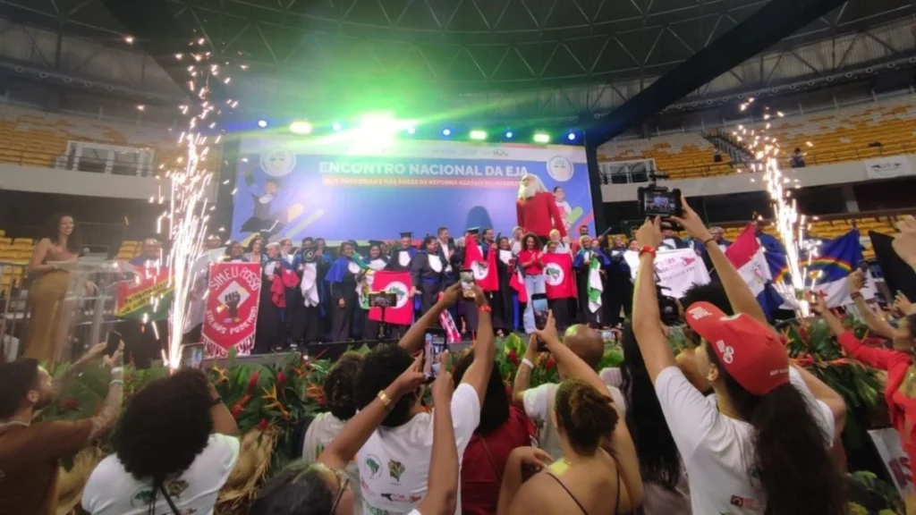 Le Brésil célèbre la remise de diplômes à 30 000 personnes ayant appris à lire et à écrire grâce à la méthode cubaine² Image WhatsApp du 28/03/2026 à 19h18:47 (1)